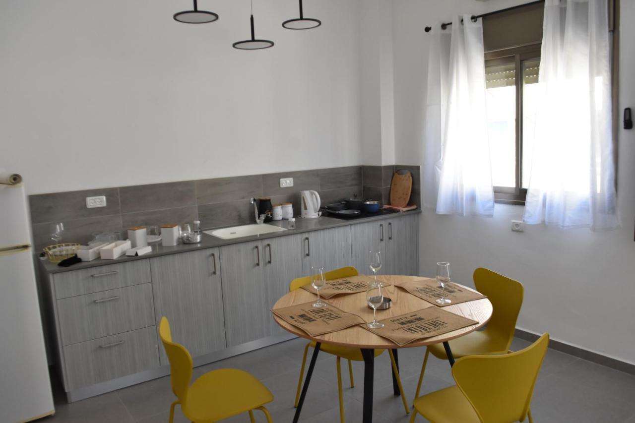Luxury 2-Room Suite In The Center Of Downtown Haifa Exterior photo