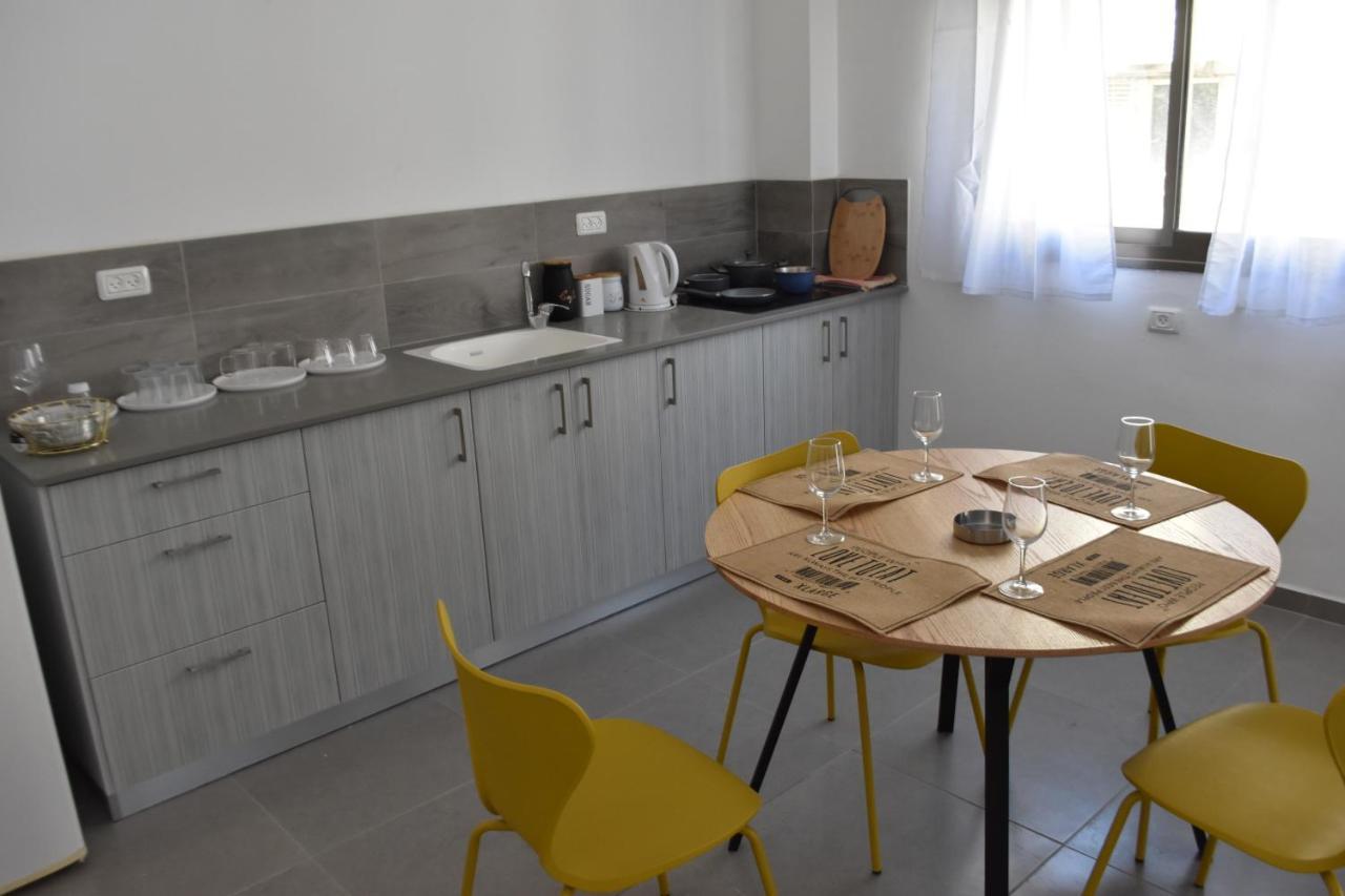 Luxury 2-Room Suite In The Center Of Downtown Haifa Exterior photo