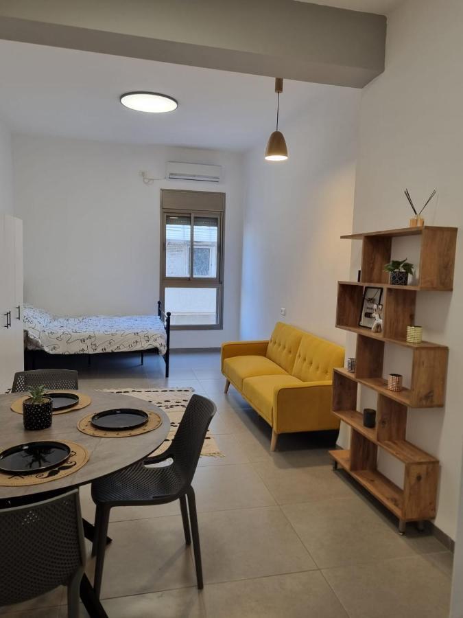 Luxury 2-Room Suite In The Center Of Downtown Haifa Exterior photo