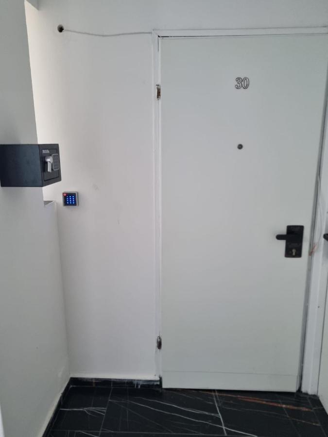 Luxury 2-Room Suite In The Center Of Downtown Haifa Exterior photo